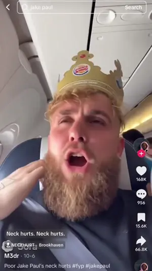 Edición de Sora de Jake Paul en un avión con sombrero de Burger King